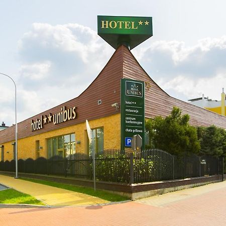 Hotel Unibus Bielsk Podlaski Buitenkant foto