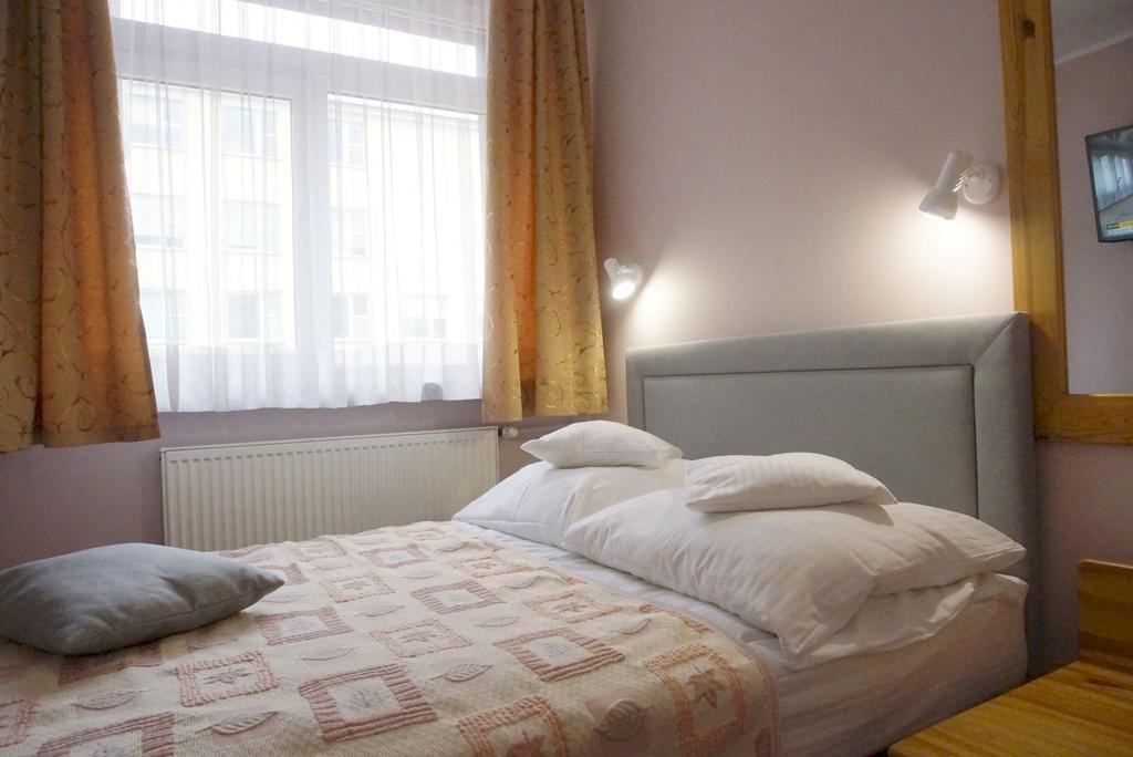 Hotel Unibus Bielsk Podlaski Buitenkant foto