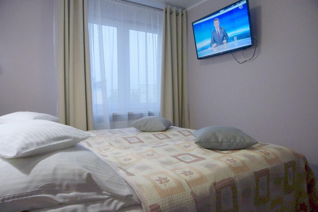 Hotel Unibus Bielsk Podlaski Buitenkant foto