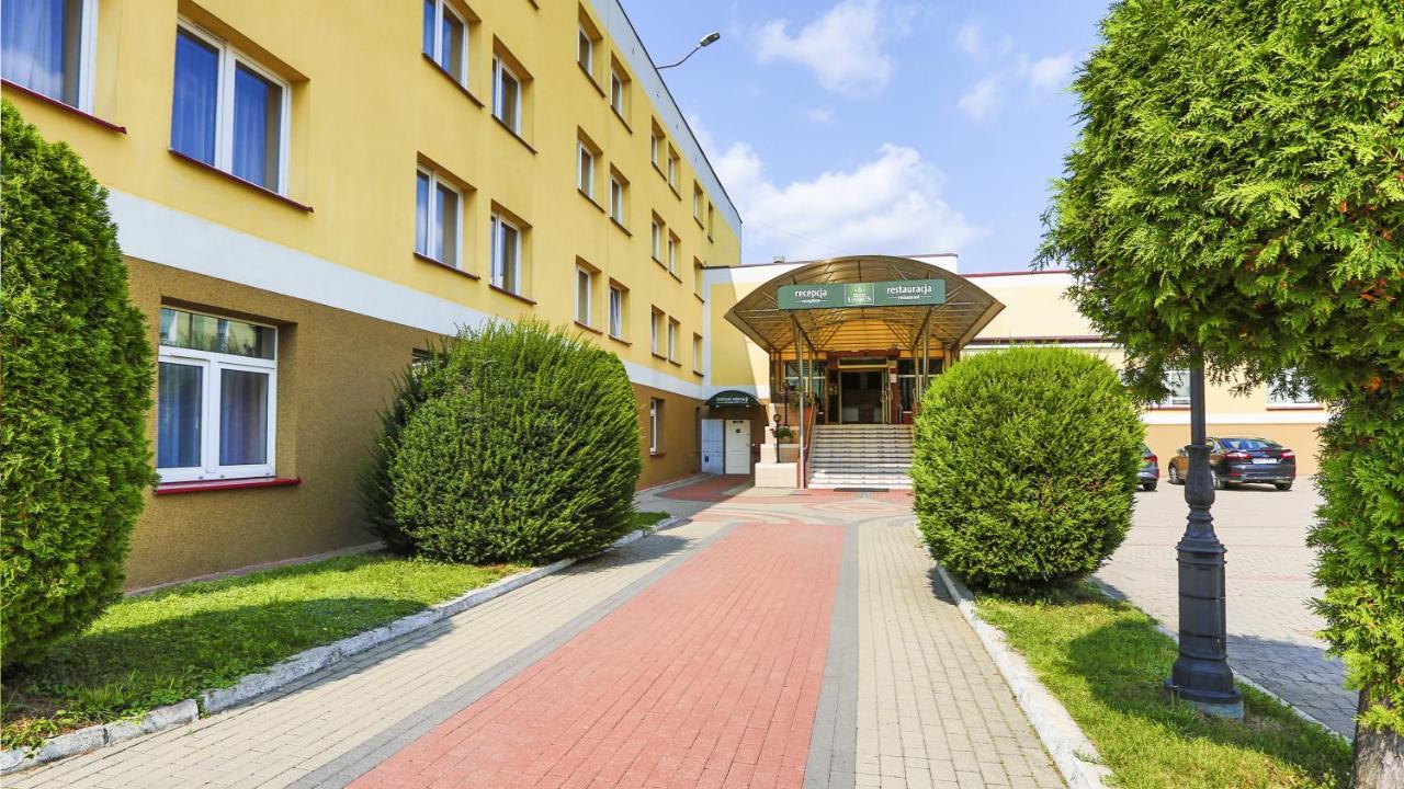 Hotel Unibus Bielsk Podlaski Buitenkant foto